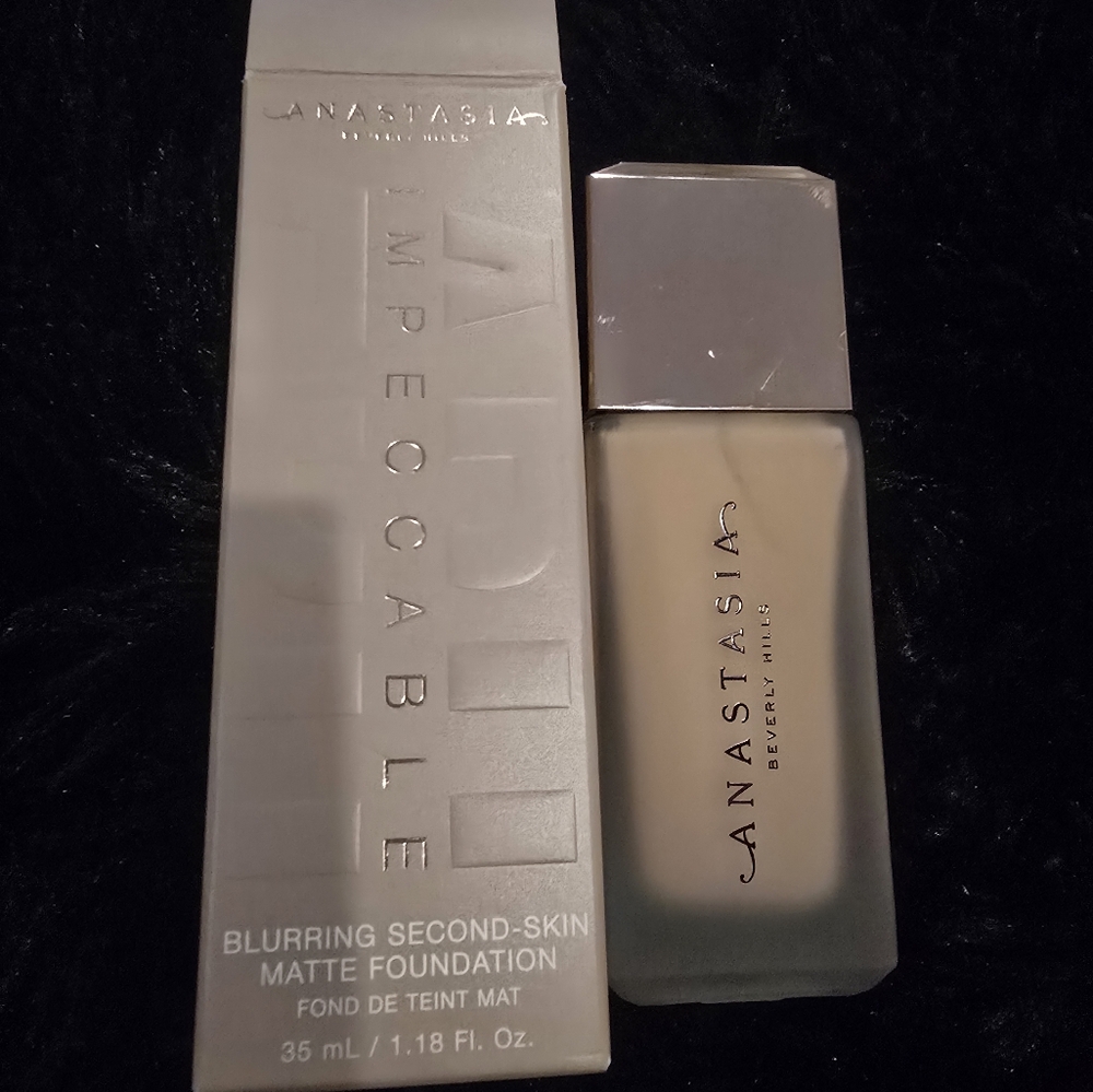 Anastasia Impeccable Blurring Matte Foundation